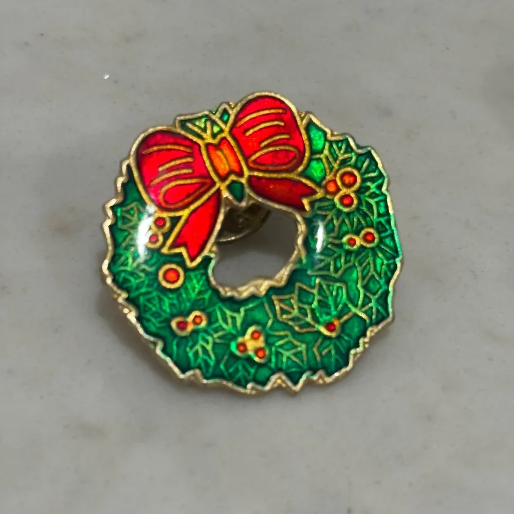 Vintage Christmas Lapel Pin Set Red Green Enamel Wreath Candy Cane‎ Bow Holiday
